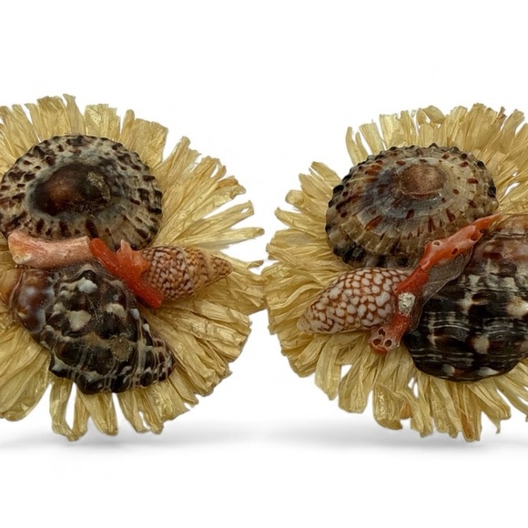 Vintage Japan Shell and Coral Clip-On Earrings - Picture 6 of 6